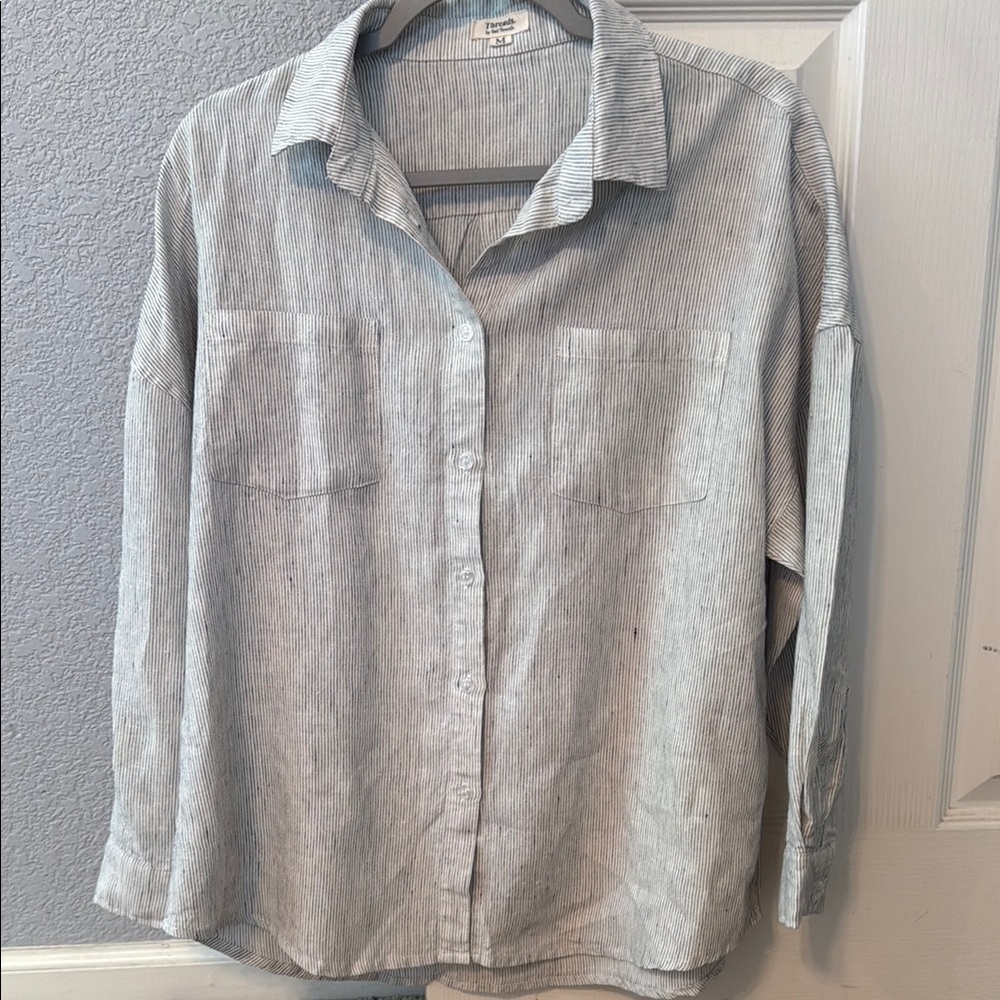 Threads Linen Pinstripe Set - Picture 9 of 10